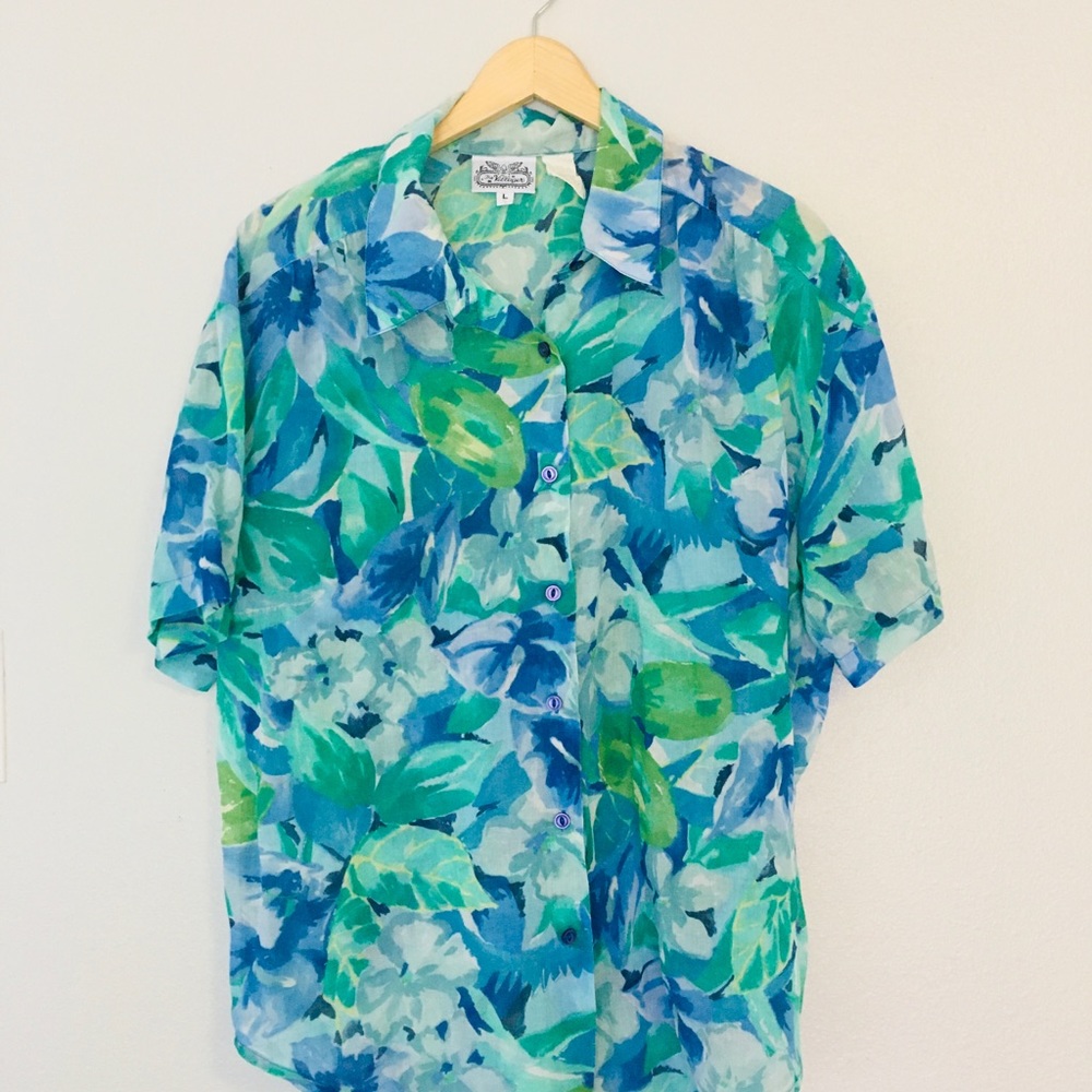 🚫SOLD🚫 Hawaiian Button Up 🌊 Vintage Ocean Vibes
